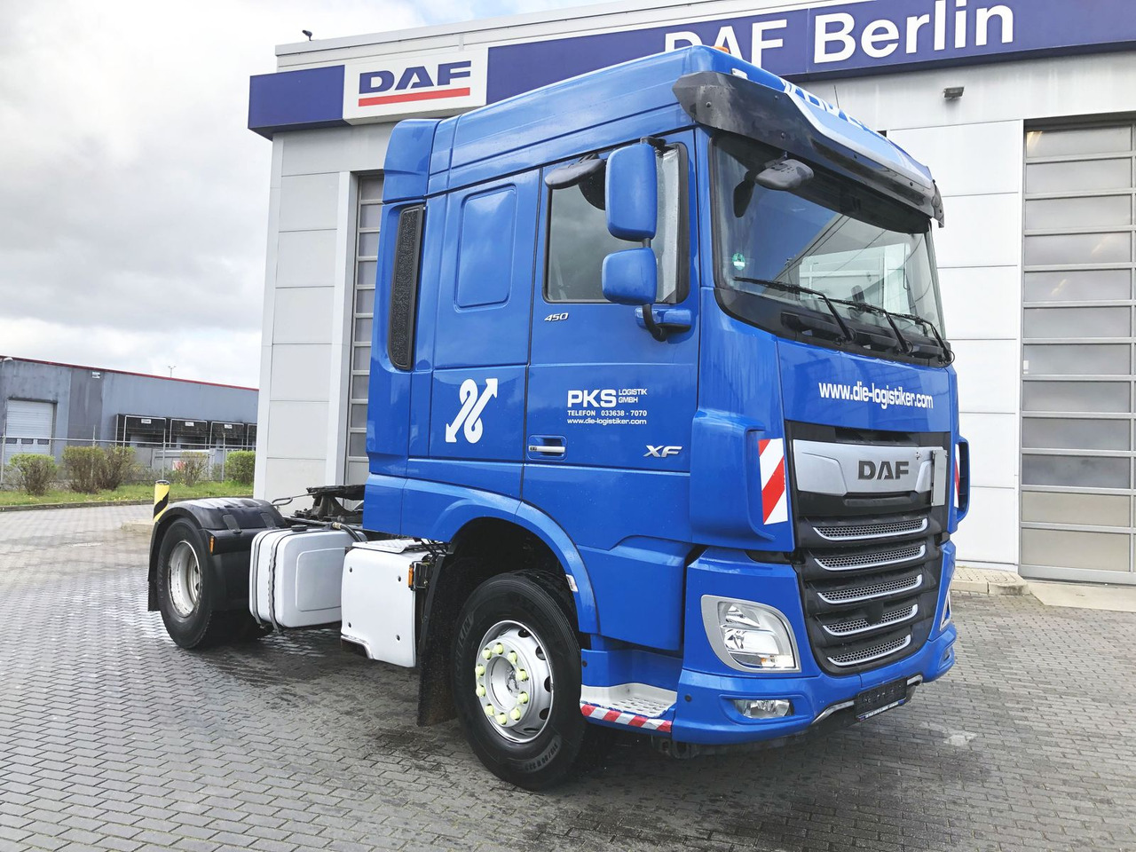 DAF XF 450 FT SC, Hydraulik, Standklima, Navigation - Nyergesvontató: 2 kép. DAF XF 450 FT SC, Hydraulik, Standklima, Navigation - Nyergesvontató: 2 kép.