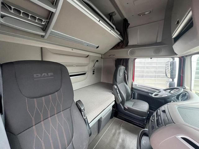 DAF XF 480 FT SSC MX-Engine Brake ADR-AT 10 Units - Nyergesvontató: 2 kép. DAF XF 480 FT SSC MX-Engine Brake ADR-AT 10 Units - Nyergesvontató: 2 kép.