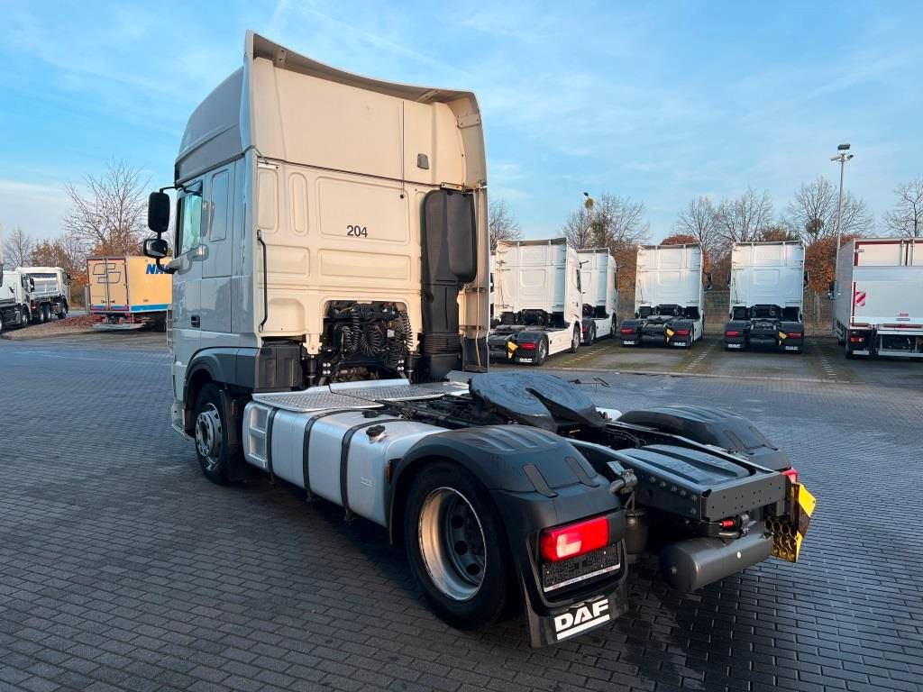DAF XF 480 FT SSC Retarder Standklima 2xTank 1.185L - Nyergesvontató: 3 kép. DAF XF 480 FT SSC Retarder Standklima 2xTank 1.185L - Nyergesvontató: 3 kép.