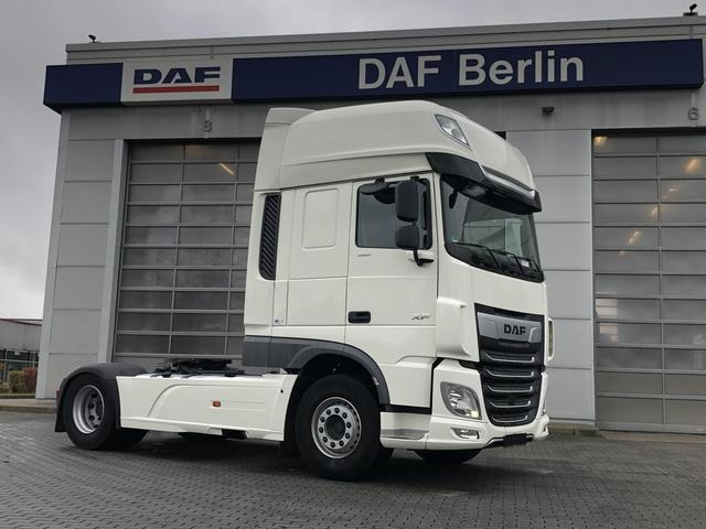 DAF XF 480 FT SSC, TraXon, ZF Intarder, Standklima - Nyergesvontató: 1 kép. DAF XF 480 FT SSC, TraXon, ZF Intarder, Standklima - Nyergesvontató: 1 kép.