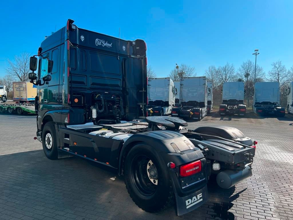 DAF XF 530 FT SC 4x4 PXP Intarder Kipphydraulik - Nyergesvontató: 3 kép. DAF XF 530 FT SC 4x4 PXP Intarder Kipphydraulik - Nyergesvontató: 3 kép.