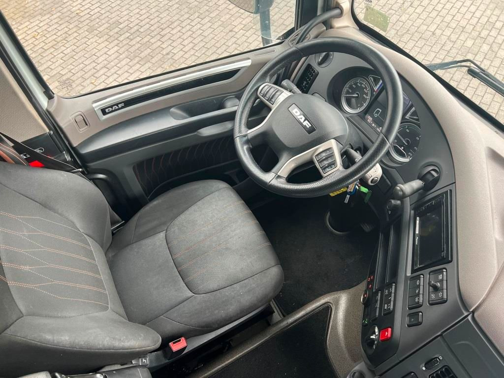 DAF XF 530 FTG 6x2 Retarder Liftlenkachse zZGG 64.5t - Nyergesvontató: 5 kép. DAF XF 530 FTG 6x2 Retarder Liftlenkachse zZGG 64.5t - Nyergesvontató: 5 kép.