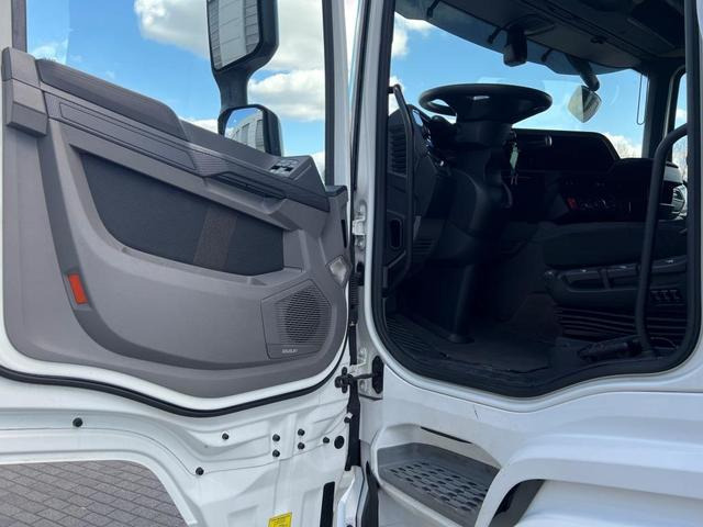 Nyergesvontató DAF XFn 480 FT Intarder 2xTank 1.105 L Vollspoiler: 8 kép. Nyergesvontató DAF XFn 480 FT Intarder 2xTank 1.105 L Vollspoiler: 8 kép.