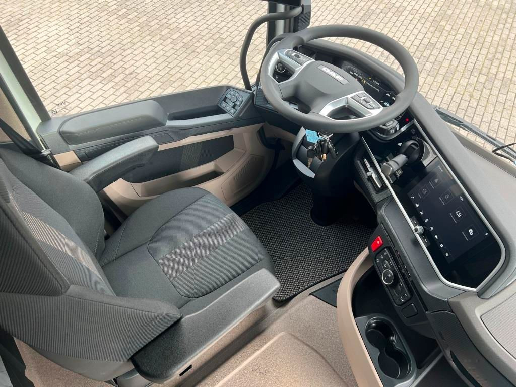 DAF XG 480 FT Automatik, Intarder, Modell 2025 - Nyergesvontató: 5 kép. DAF XG 480 FT Automatik, Intarder, Modell 2025 - Nyergesvontató: 5 kép.
