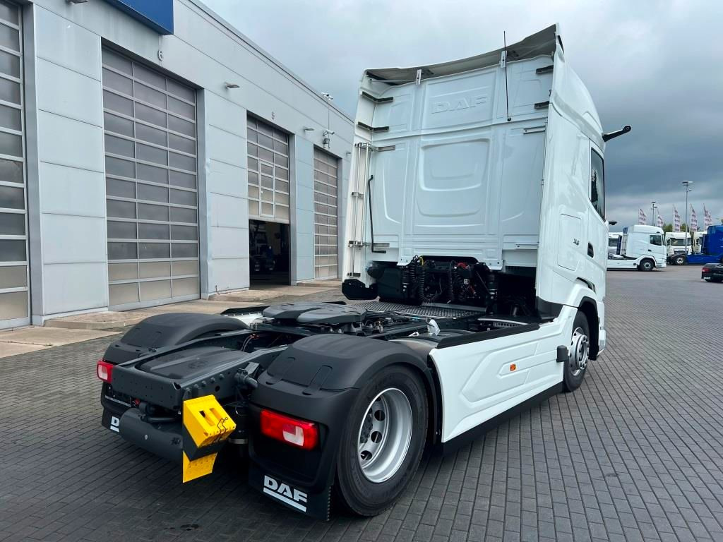 DAF XG 480 FT Automatik, Intarder, Modell 2025 - Nyergesvontató: 4 kép. DAF XG 480 FT Automatik, Intarder, Modell 2025 - Nyergesvontató: 4 kép.