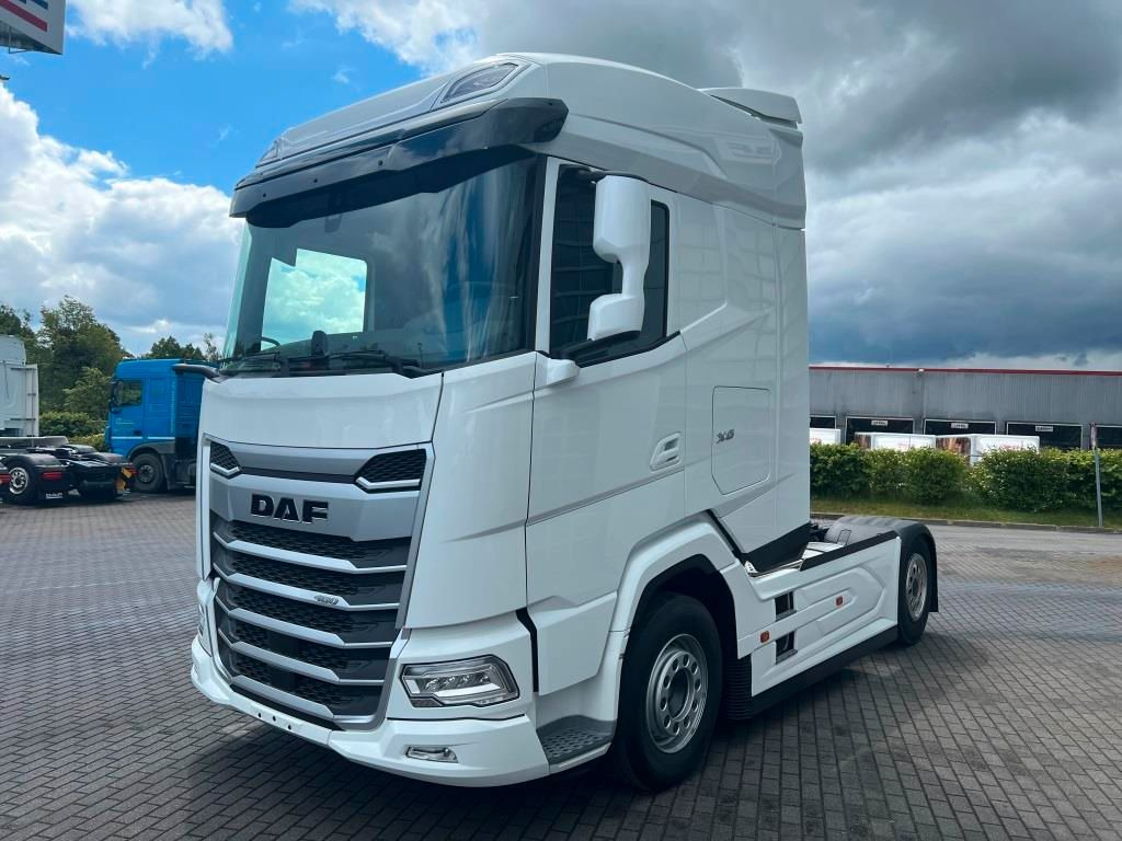 DAF XG 480 FT Intarder, Standklima, Modell 2025 - Nyergesvontató: 2 kép. DAF XG 480 FT Intarder, Standklima, Modell 2025 - Nyergesvontató: 2 kép.