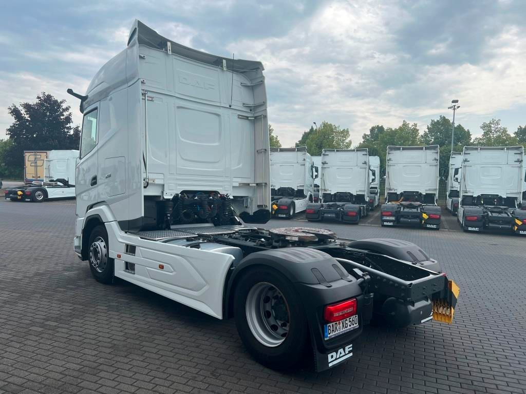 DAF XG 480 FT Intarder Standklima - zur Miete! - Nyergesvontató: 3 kép. DAF XG 480 FT Intarder Standklima - zur Miete! - Nyergesvontató: 3 kép.