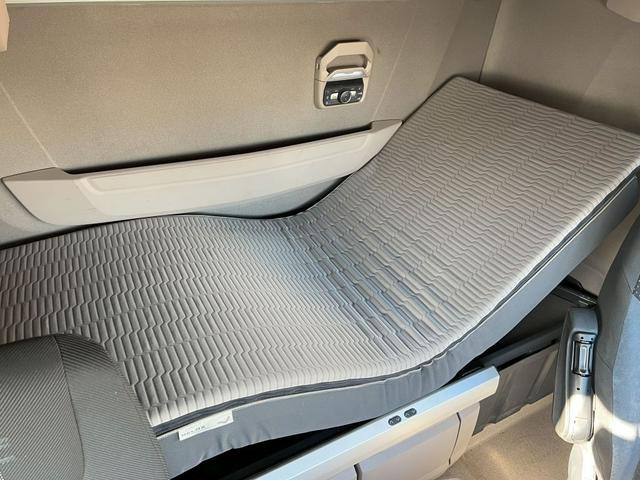 DAF XG 480 FT TraXon Intarder 2xTank Hydraulikanlage - Nyergesvontató: 3 kép. DAF XG 480 FT TraXon Intarder 2xTank Hydraulikanlage - Nyergesvontató: 3 kép.