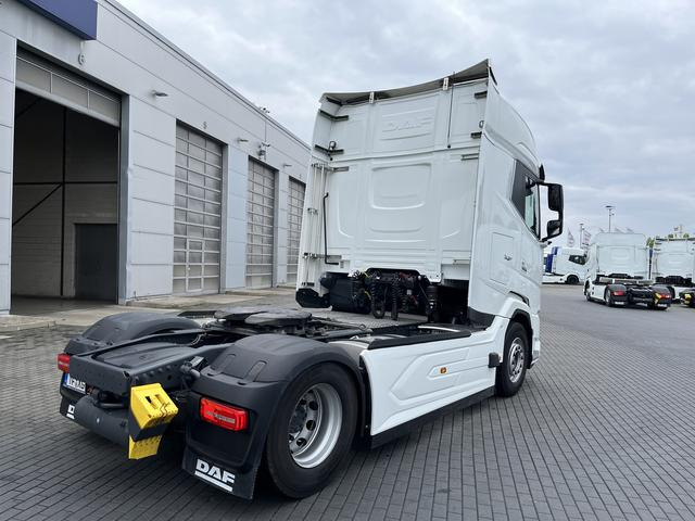 DAF XG+ 480 FT TraXon Intarder Standklima 2 x Tank - Nyergesvontató: 4 kép. DAF XG+ 480 FT TraXon Intarder Standklima 2 x Tank - Nyergesvontató: 4 kép.
