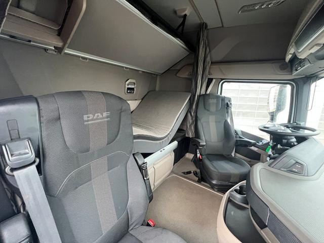 DAF XG 480 FT TraXon ZF-Intarder 2x Tank 1.195 Liter - Nyergesvontató: 3 kép. DAF XG 480 FT TraXon ZF-Intarder 2x Tank 1.195 Liter - Nyergesvontató: 3 kép.