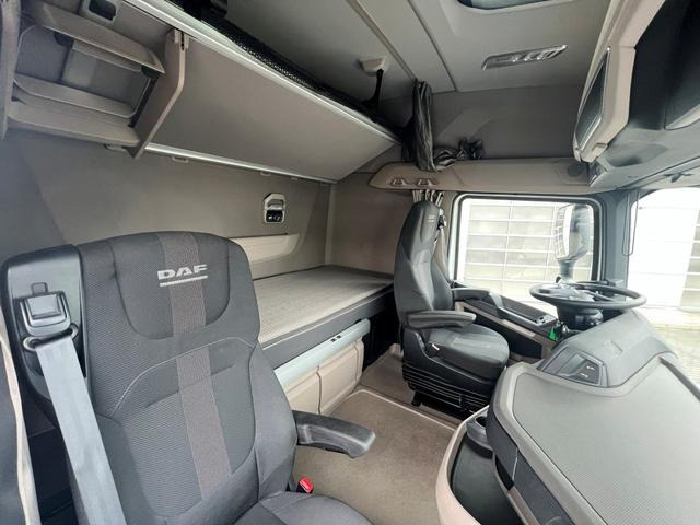 DAF XG 480 FT TraXon ZF-Intarder 2x Tank 1.195 Liter - Nyergesvontató: 2 kép. DAF XG 480 FT TraXon ZF-Intarder 2x Tank 1.195 Liter - Nyergesvontató: 2 kép.