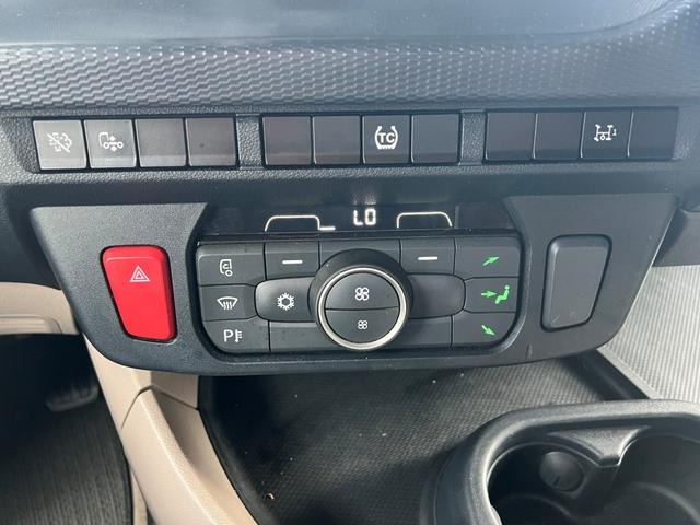 DAF XG 480 FT TraXon ZF-Intarder 2x Tank 1.195 Liter - Nyergesvontató: 5 kép. DAF XG 480 FT TraXon ZF-Intarder 2x Tank 1.195 Liter - Nyergesvontató: 5 kép.