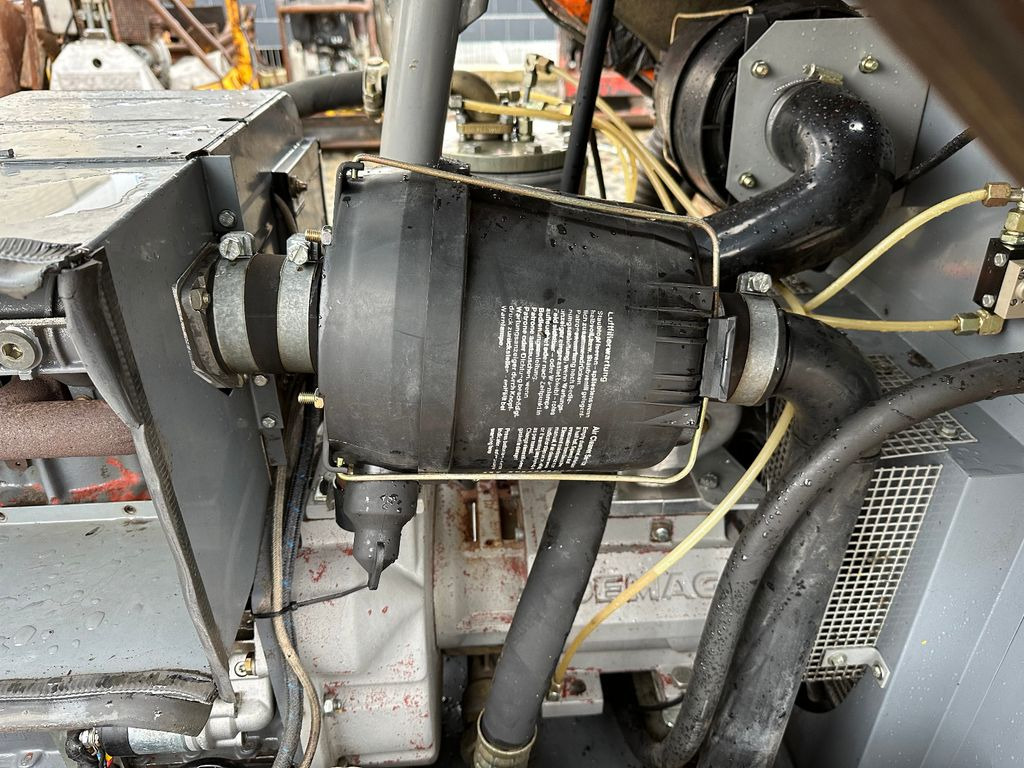 Demag Mannsmann SC40DS-2 7 bar Kompressor - Légkompresszor: 4 kép. Demag Mannsmann SC40DS-2 7 bar Kompressor - Légkompresszor: 4 kép.