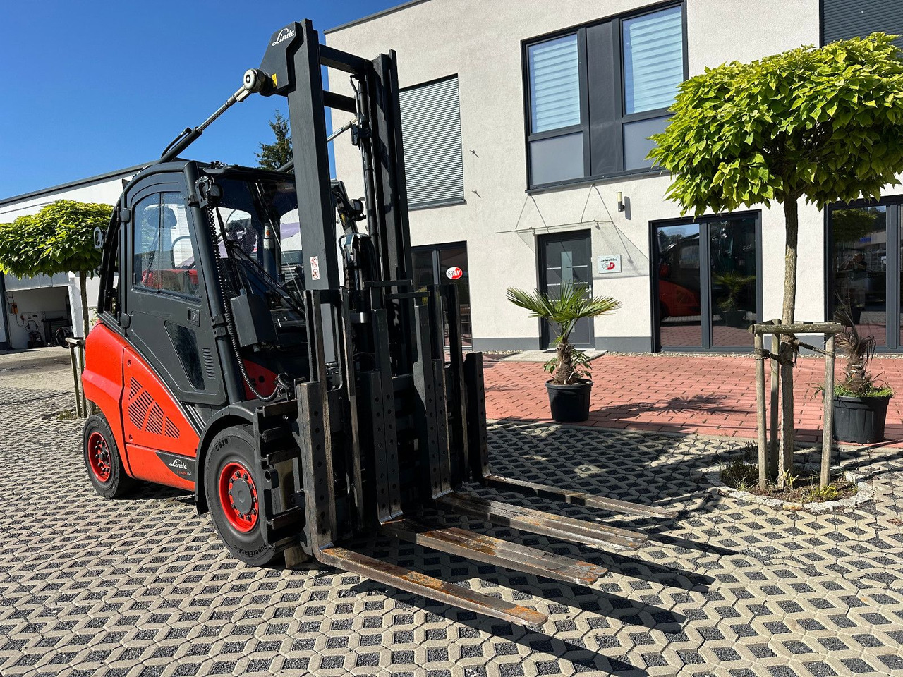 Linde H45T-02 Linde H45T-02 - Gázüzemű targonca: 2 kép. Linde H45T-02 Linde H45T-02 - Gázüzemű targonca: 2 kép.