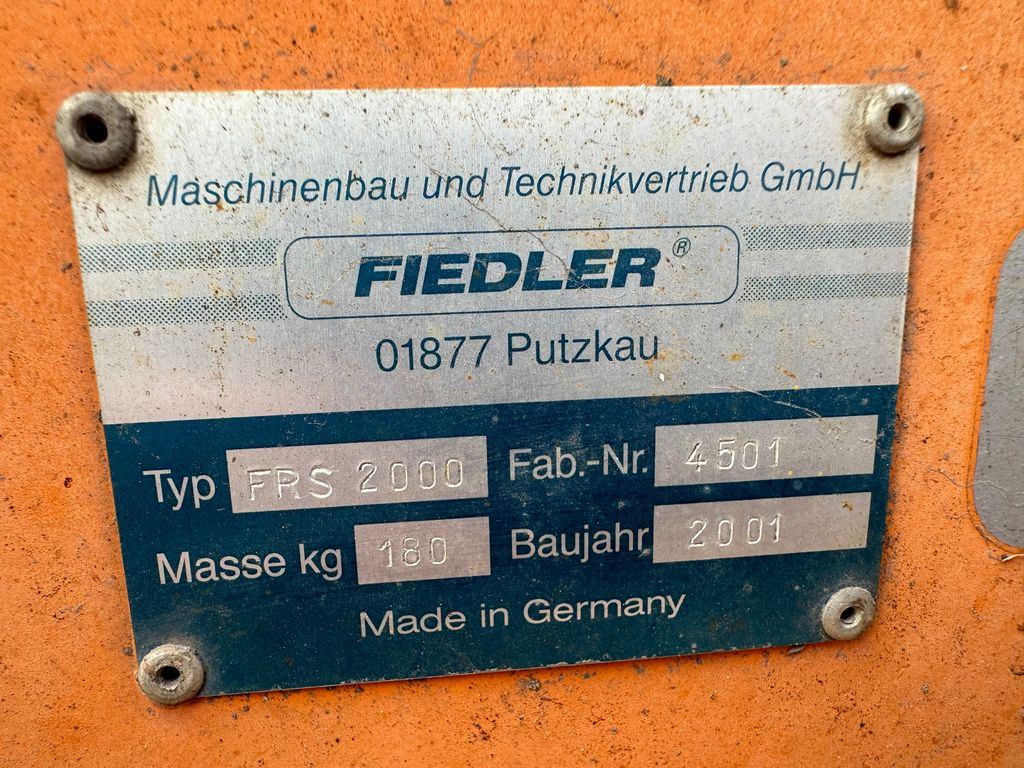 Schneepflug 1900 mm - Hóeke: 3 kép. Schneepflug 1900 mm - Hóeke: 3 kép.