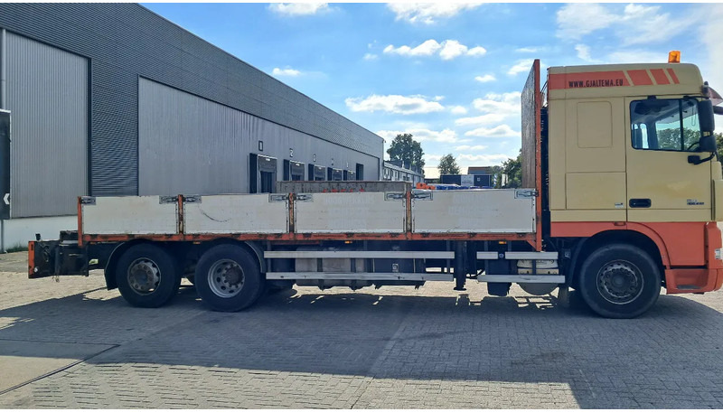 DAF XF 105 410 Spacecab 6x2 Euro 5 - Platós teherautó: 4 kép. DAF XF 105 410 Spacecab 6x2 Euro 5 - Platós teherautó: 4 kép.