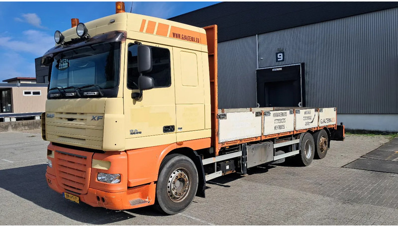 DAF XF 105 410 Spacecab 6x2 Euro 5 - Platós teherautó: 1 kép. DAF XF 105 410 Spacecab 6x2 Euro 5 - Platós teherautó: 1 kép.