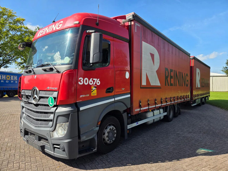 Mercedes-Benz Actros 2545 6X2 Retarder Volumecombi - Ponyvás teherautó: 1 kép. Mercedes-Benz Actros 2545 6X2 Retarder Volumecombi - Ponyvás teherautó: 1 kép.