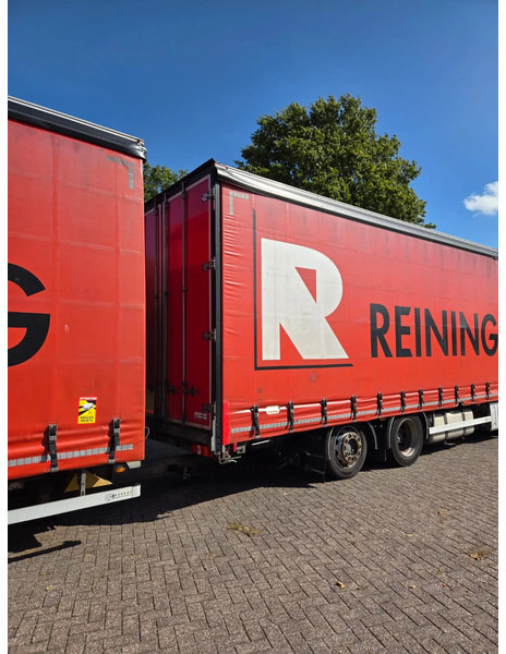 Mercedes-Benz Actros 2545 6X2 Retarder Volumecombi - Ponyvás teherautó: 4 kép. Mercedes-Benz Actros 2545 6X2 Retarder Volumecombi - Ponyvás teherautó: 4 kép.