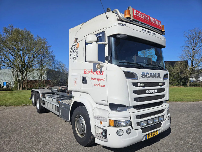Scania R520 6X2 Retarder King o/t Road V8 - Cserefelépítményes teherautó: 2 kép. Scania R520 6X2 Retarder King o/t Road V8 - Cserefelépítményes teherautó: 2 kép.