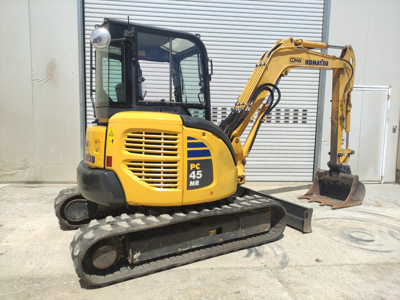 KOMATSU PC45MR-3 - Minikotró: 4 kép. KOMATSU PC45MR-3 - Minikotró: 4 kép.