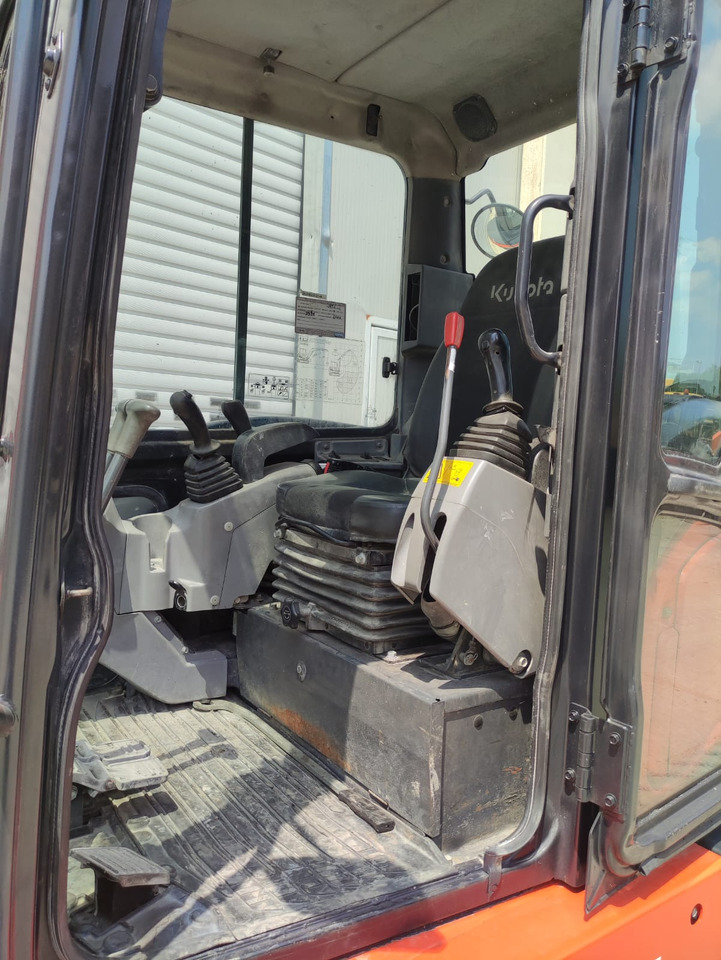 KUBOTA KX057-4 - Minikotró: 5 kép. KUBOTA KX057-4 - Minikotró: 5 kép.