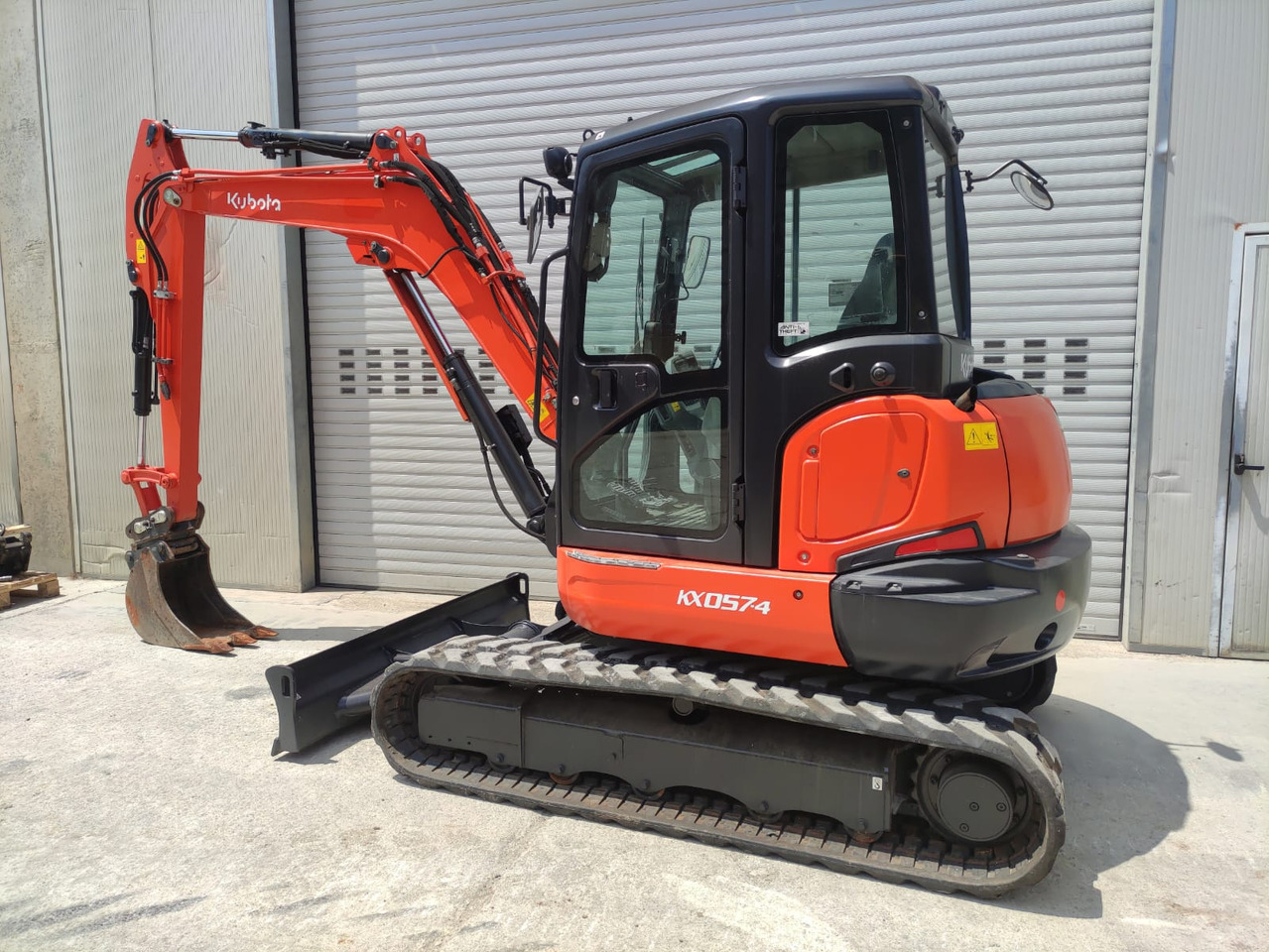 KUBOTA KX057-4 - Minikotró: 2 kép. KUBOTA KX057-4 - Minikotró: 2 kép.