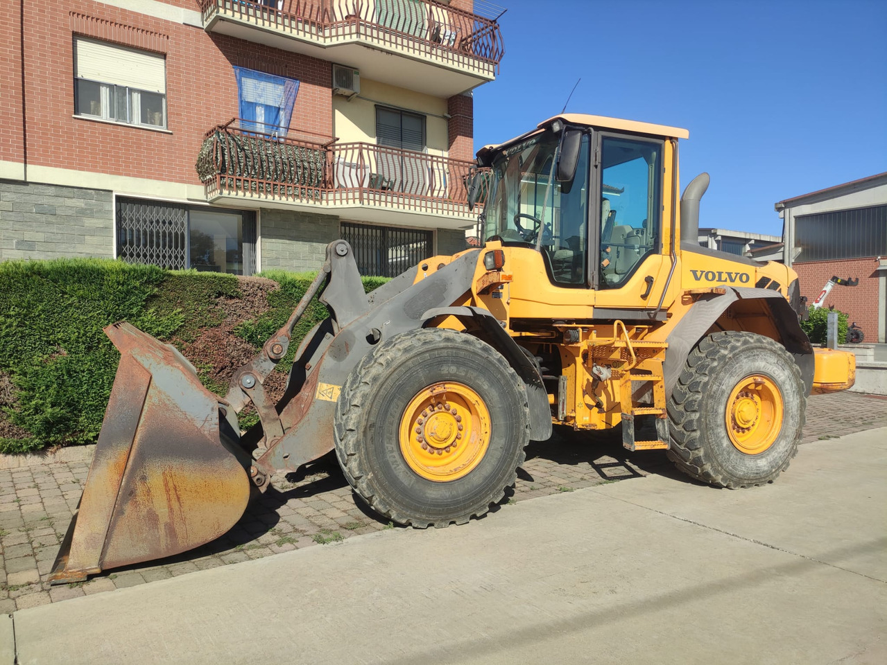 VOLVO L70F - Gumikerekes homlokrakodó: 1 kép. VOLVO L70F - Gumikerekes homlokrakodó: 1 kép.