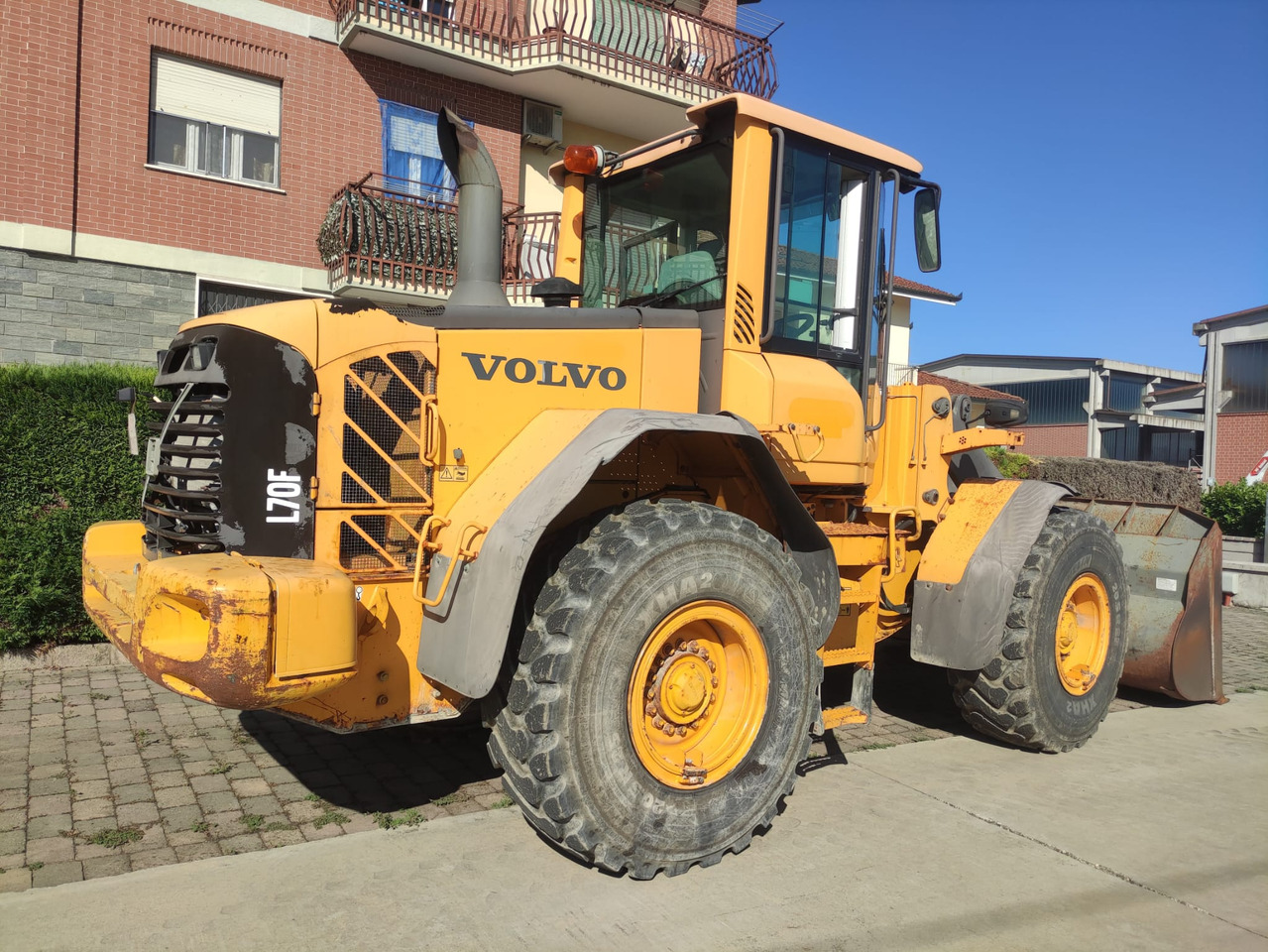 VOLVO L70F - Gumikerekes homlokrakodó: 4 kép. VOLVO L70F - Gumikerekes homlokrakodó: 4 kép.