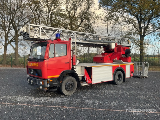 1995 Mercedes-Benz DLK 18/12 4x2 Fire Truck - Tűzoltóautó: 1 kép. 1995 Mercedes-Benz DLK 18/12 4x2 Fire Truck - Tűzoltóautó: 1 kép.