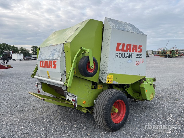 2003 Claas Rollant 255 Round Baler - Bálázó: 3 kép. 2003 Claas Rollant 255 Round Baler - Bálázó: 3 kép.