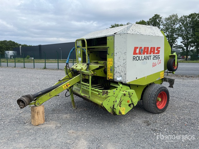 2003 Claas Rollant 255 Round Baler - Bálázó: 1 kép. 2003 Claas Rollant 255 Round Baler - Bálázó: 1 kép.