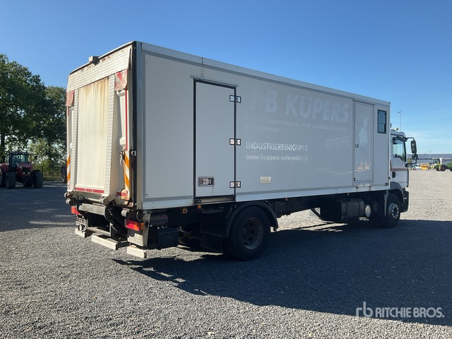 2006 MAN TGM 18.240 4x2 (Inoperable) Van Truck - Furgon: 4 kép. 2006 MAN TGM 18.240 4x2 (Inoperable) Van Truck - Furgon: 4 kép.