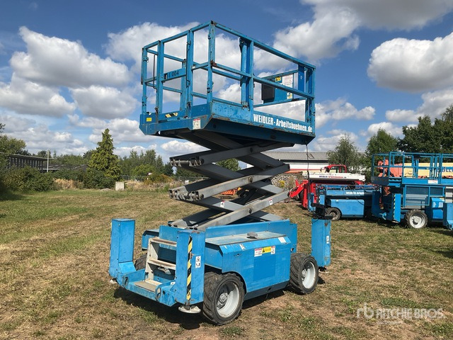 2007 Genie GS2668RT 4x4 Diesel Scissor Lift - Ollós emelő: 2 kép. 2007 Genie GS2668RT 4x4 Diesel Scissor Lift - Ollós emelő: 2 kép.