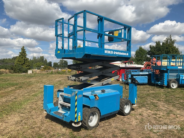 2007 Genie GS2668RT 4x4 Diesel Scissor Lift - Ollós emelő: 2 kép. 2007 Genie GS2668RT 4x4 Diesel Scissor Lift - Ollós emelő: 2 kép.