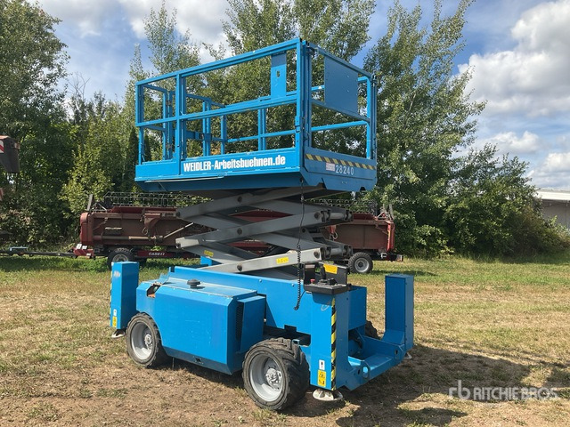 2007 Genie GS2668RT 4x4 Diesel Scissor Lift - Ollós emelő: 3 kép. 2007 Genie GS2668RT 4x4 Diesel Scissor Lift - Ollós emelő: 3 kép.