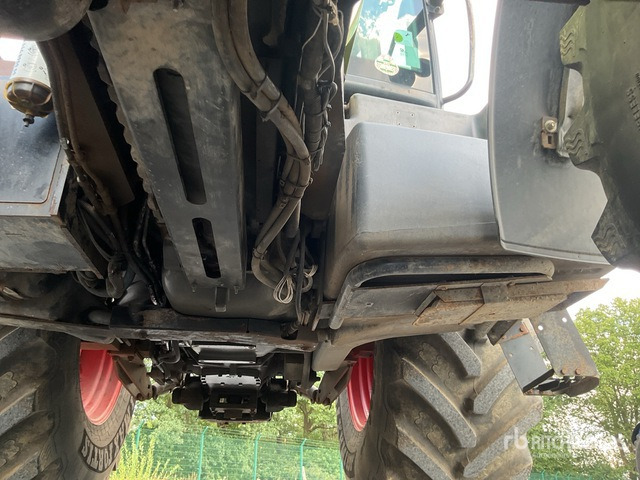 2010 Claas Axion 840 CMatic 4WD Tractor - Traktor: 3 kép. 2010 Claas Axion 840 CMatic 4WD Tractor - Traktor: 3 kép.