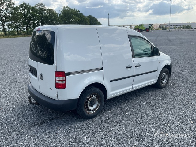 2011 Volkswagen Caddy TDI Automobile - Autó: 4 kép. 2011 Volkswagen Caddy TDI Automobile - Autó: 4 kép.