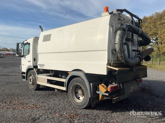 2013 Mercedes-Benz 1324 4x2 Sweeper Truck - Utcaseprő gép: 3 kép. 2013 Mercedes-Benz 1324 4x2 Sweeper Truck - Utcaseprő gép: 3 kép.