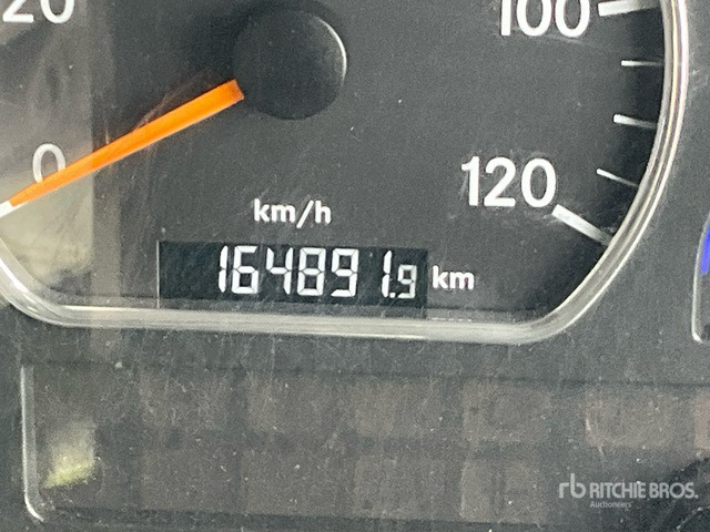 2013 Mercedes-Benz 1324 4x2 Sweeper Truck - Utcaseprő gép: 5 kép. 2013 Mercedes-Benz 1324 4x2 Sweeper Truck - Utcaseprő gép: 5 kép.