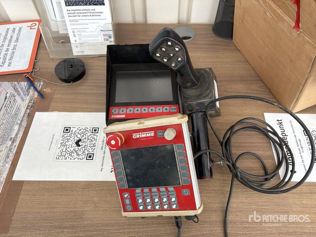 2014 Grimme SE 150-60 Pull Type 2 Row Potato Harvester - Burgonyakombájn: 1 kép. 2014 Grimme SE 150-60 Pull Type 2 Row Potato Harvester - Burgonyakombájn: 1 kép.