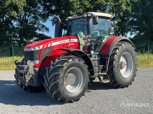 2015 Massey Ferguson 8732 Dyna-VT 4WD Tractor - Traktor: 1 kép. 2015 Massey Ferguson 8732 Dyna-VT 4WD Tractor - Traktor: 1 kép.