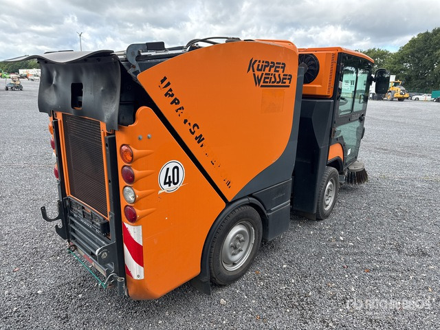 2016 Boschung S2 Urban Sweeper Truck - Utcaseprő gép: 3 kép. 2016 Boschung S2 Urban Sweeper Truck - Utcaseprő gép: 3 kép.
