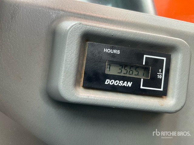 2019 Doosan DX235 LCR-5 Tracked Excavator - Lánctalpas kotró: 5 kép. 2019 Doosan DX235 LCR-5 Tracked Excavator - Lánctalpas kotró: 5 kép.