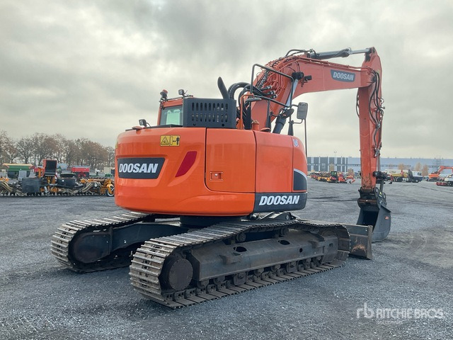 2019 Doosan DX235 LCR-5 Tracked Excavator - Lánctalpas kotró: 3 kép. 2019 Doosan DX235 LCR-5 Tracked Excavator - Lánctalpas kotró: 3 kép.