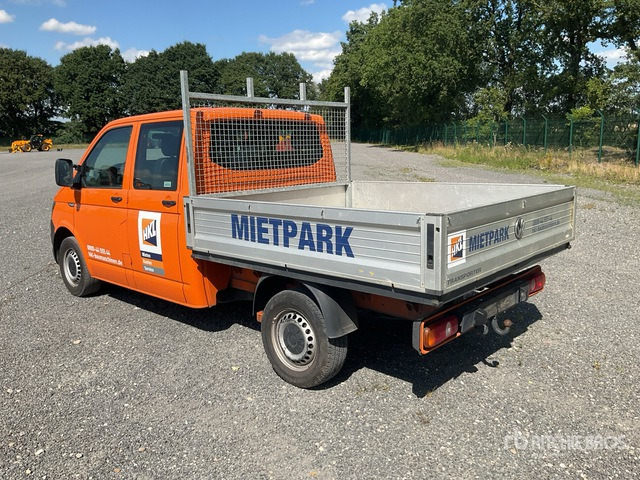2019 Volkswagen T6 Transporter 4x2 Crew Cab Flatbed Truck - Platós teherautó: 3 kép. 2019 Volkswagen T6 Transporter 4x2 Crew Cab Flatbed Truck - Platós teherautó: 3 kép.