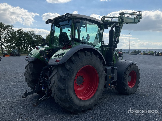 2020 Fendt 724 Vario S4 4WD Tractor - Traktor: 4 kép. 2020 Fendt 724 Vario S4 4WD Tractor - Traktor: 4 kép.