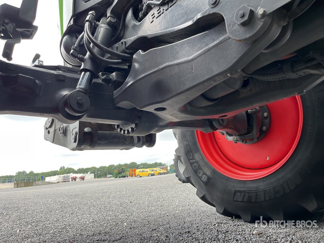 2020 Fendt 824 Vario Profi Plus 4WD Tractor - Traktor: 5 kép. 2020 Fendt 824 Vario Profi Plus 4WD Tractor - Traktor: 5 kép.