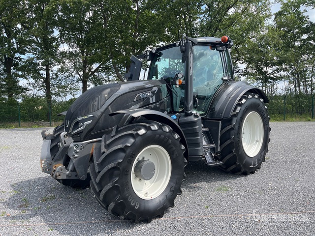 2021 Valtra T 235 Versu 4WD Tractor - Traktor: 2 kép. 2021 Valtra T 235 Versu 4WD Tractor - Traktor: 2 kép.