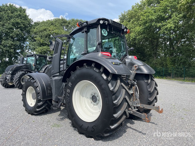 2021 Valtra T 235 Versu 4WD Tractor - Traktor: 4 kép. 2021 Valtra T 235 Versu 4WD Tractor - Traktor: 4 kép.